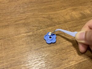 100円ショップ　ピンセット　お名前シール　おはじき