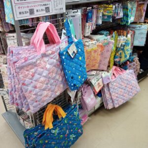 100円ショップ
