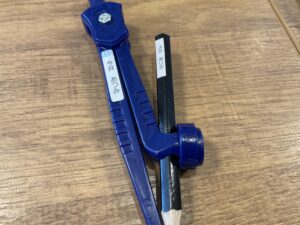 100円ショップ　コンパス