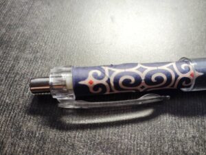 100円ショップ　ボールペン