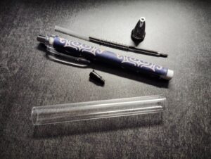 100円ショップ　ボールペン